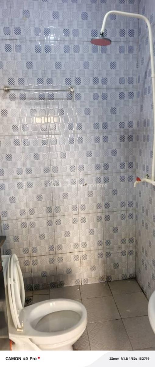 a Luxury Shared Apartment, Akins Estate, Badore, Ajah, Lagos, Flat / Apartment for Rent