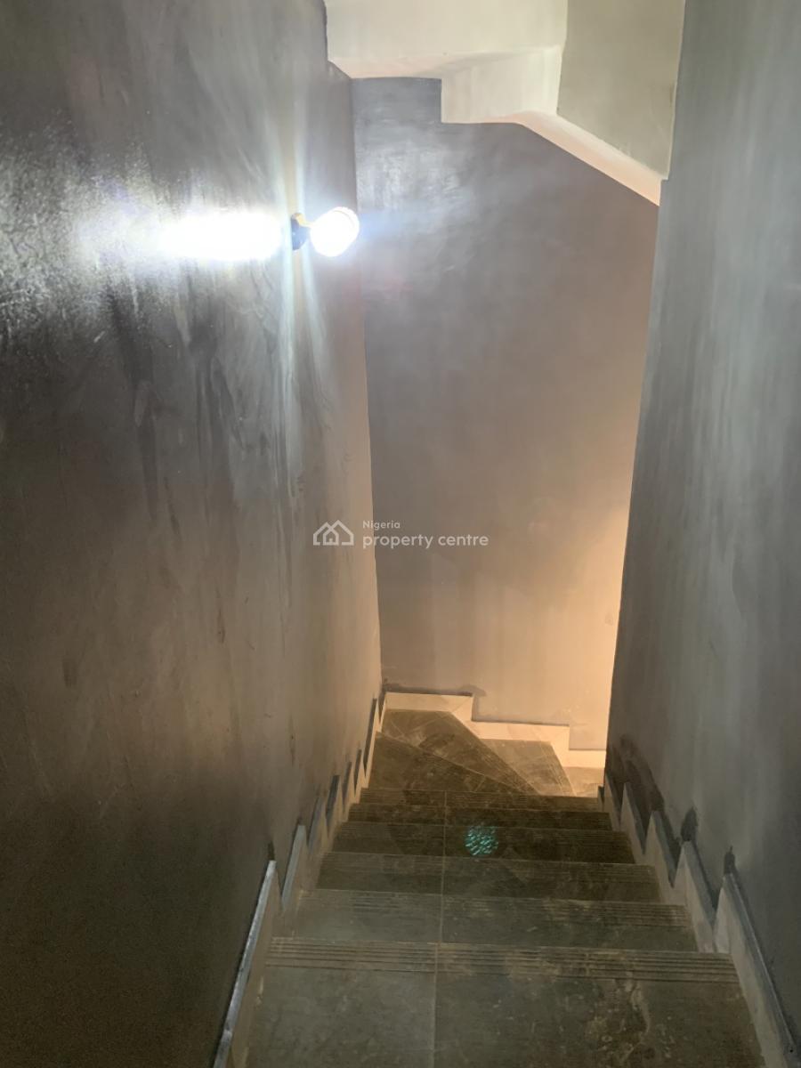 Newly Built 5 Bedrooms Terrace House with Bq, Alalubosa, Ibadan, Oyo, Terraced Duplex for Sale