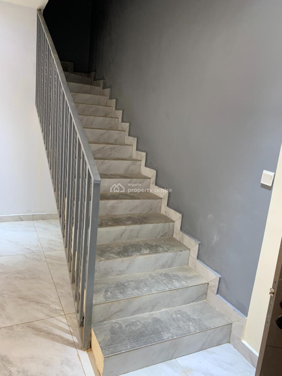 Newly Built 5 Bedrooms Terrace House with Bq, Alalubosa, Ibadan, Oyo, Terraced Duplex for Sale
