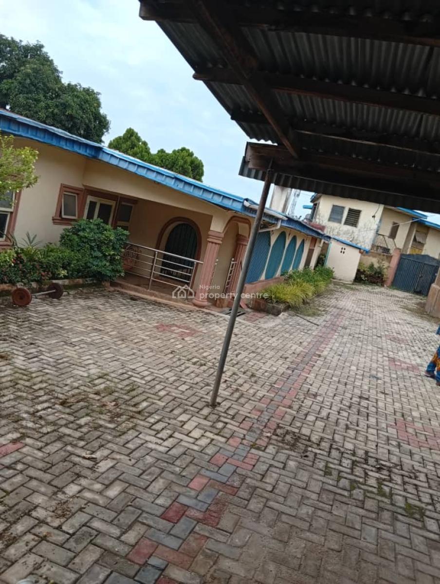5 Bedroom Bungalow with Room & Parlour on 1200sqm, I. K Dairo Street, Ibadan Central Area, Agodi Gate, Ibadan North, Oyo, Detached Bungalow for Sale
