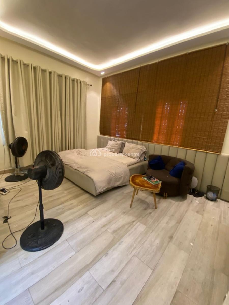 Lovely Affordable 3 Bedroom Flat + Bq + Amenities (upstairs), @ Bourdilion Area, Ikoyi Lagos, Old Ikoyi, Ikoyi, Lagos, Flat / Apartment for Sale