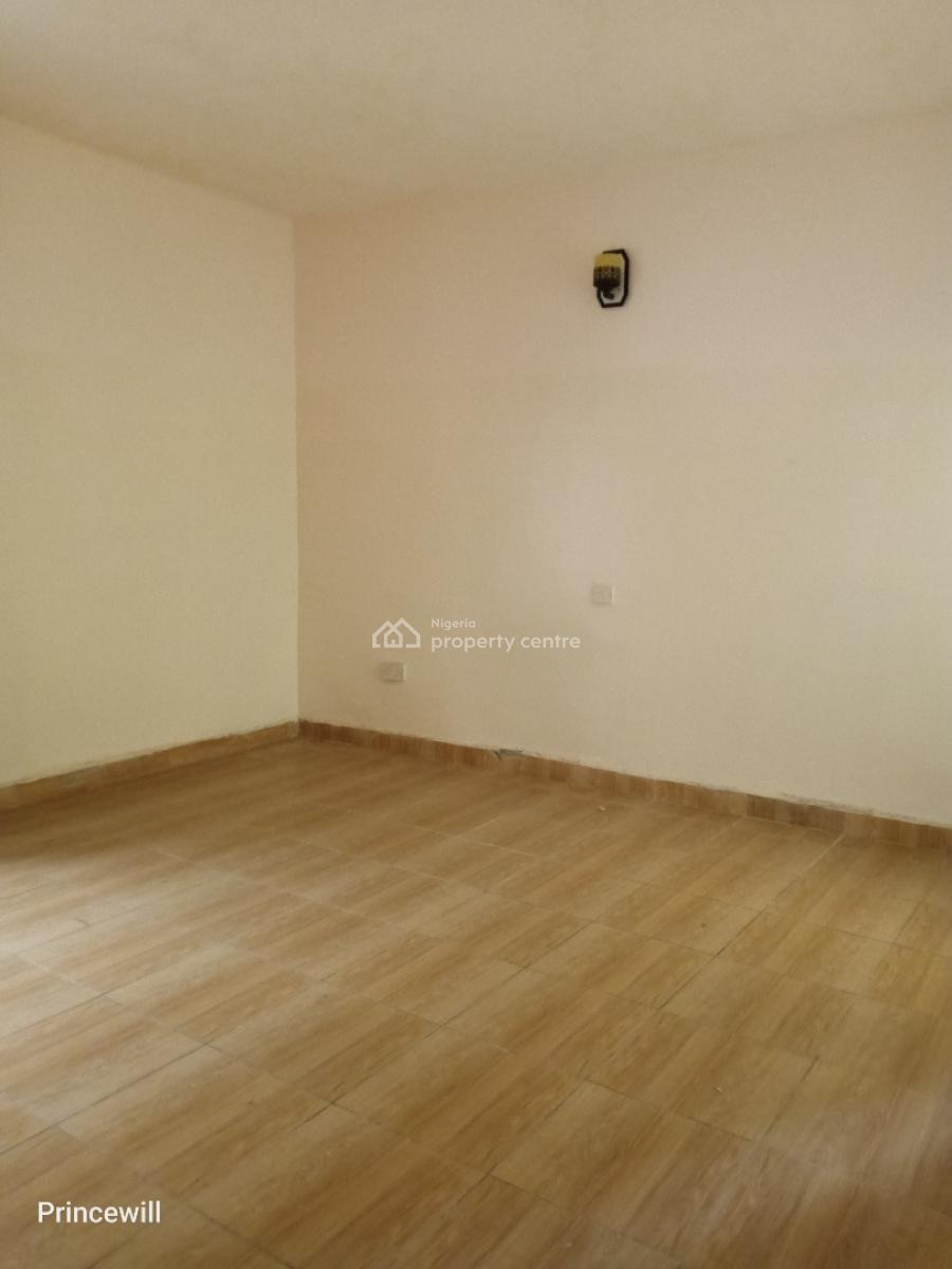 2 Bedroom Flat with a Room Bq, Off Adewunmi Adebimpe Drive, Lekki Phase 1, Lekki, Lagos, Flat / Apartment for Rent