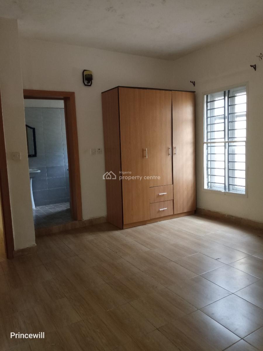 2 Bedroom Flat with a Room Bq, Off Adewunmi Adebimpe Drive, Lekki Phase 1, Lekki, Lagos, Flat / Apartment for Rent