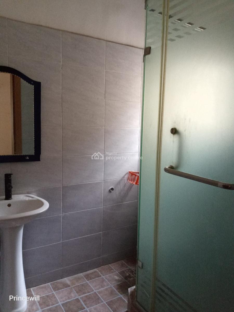2 Bedroom Flat with a Room Bq, Off Adewunmi Adebimpe Drive, Lekki Phase 1, Lekki, Lagos, Flat / Apartment for Rent