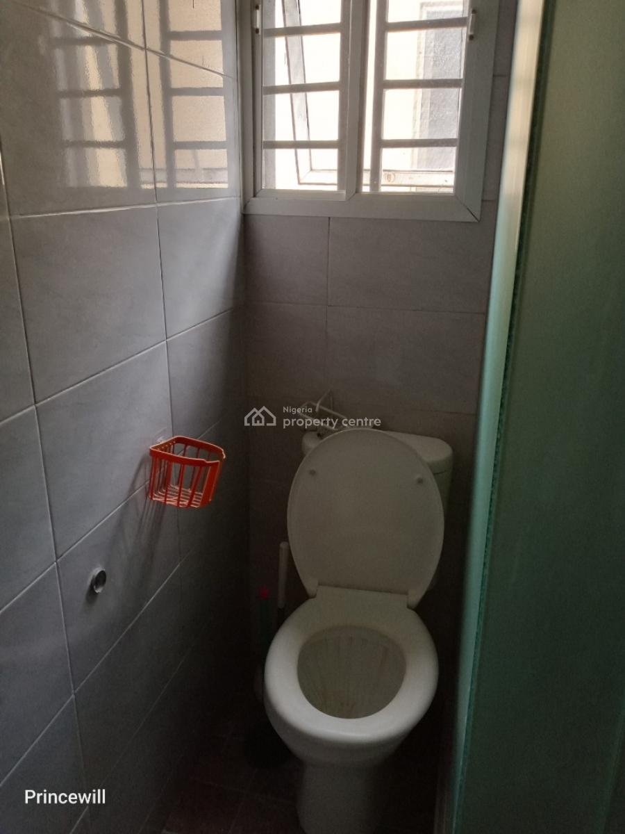2 Bedroom Flat with a Room Bq, Off Adewunmi Adebimpe Drive, Lekki Phase 1, Lekki, Lagos, Flat / Apartment for Rent