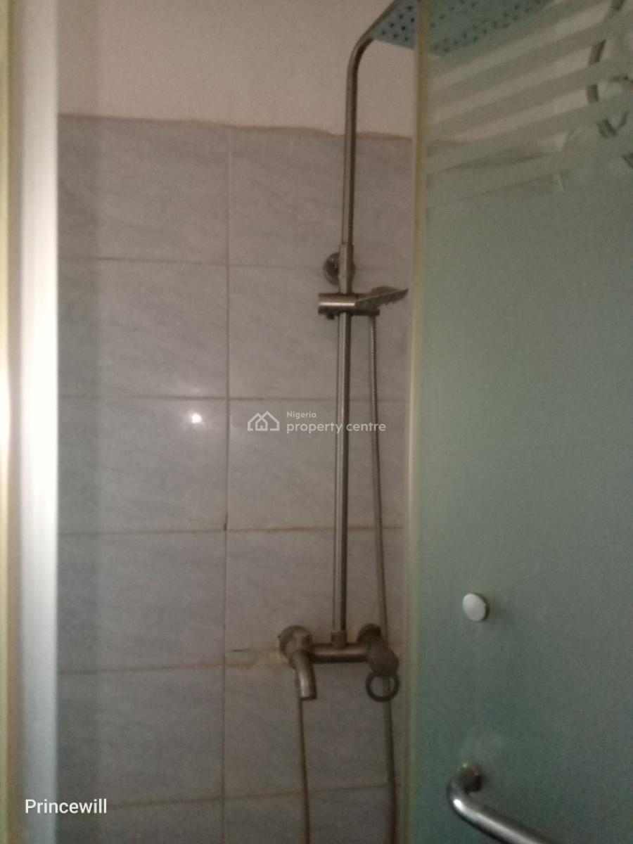2 Bedroom Flat with a Room Bq, Off Adewunmi Adebimpe Drive, Lekki Phase 1, Lekki, Lagos, Flat / Apartment for Rent