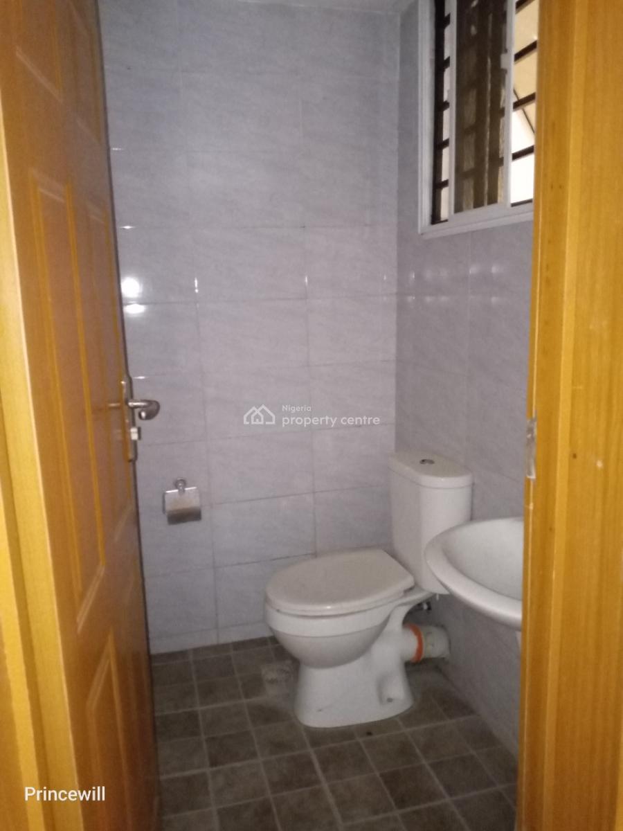 a Single Room Penthouse Without Bq, Off Adewunmi Adebimpe Drive, Lekki Phase 1, Lekki, Lagos, Flat / Apartment for Rent