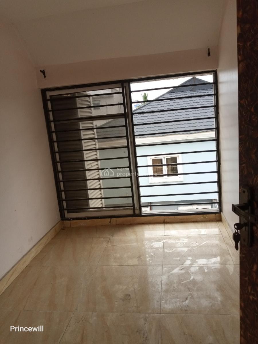 a Single Room Penthouse Without Bq, Off Adewunmi Adebimpe Drive, Lekki Phase 1, Lekki, Lagos, Flat / Apartment for Rent