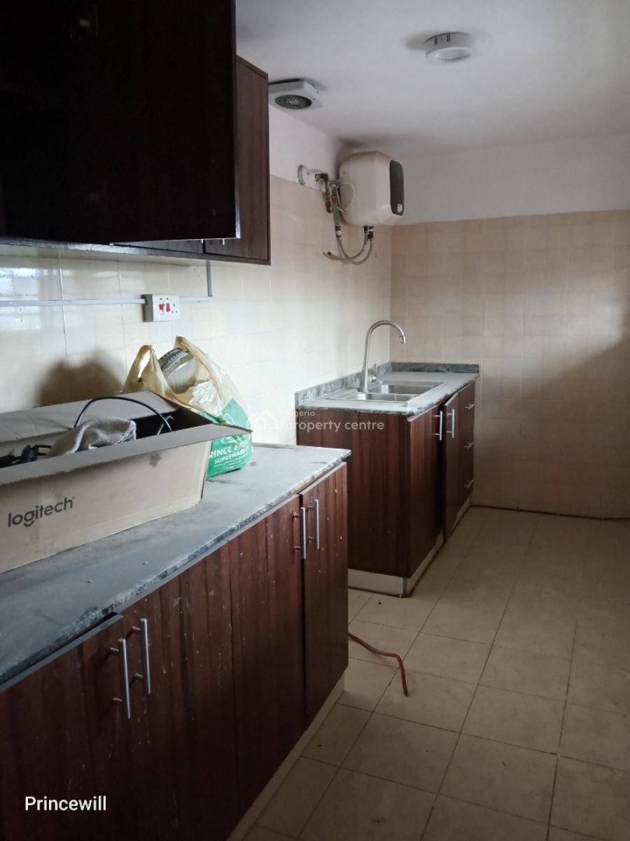 a Single Room Penthouse Without Bq, Off Adewunmi Adebimpe Drive, Lekki Phase 1, Lekki, Lagos, Flat / Apartment for Rent