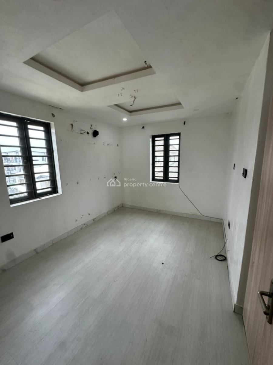 Spacious 2 Bedrooms Apartment, Ologolo, Lekki, Lagos, Flat / Apartment for Rent
