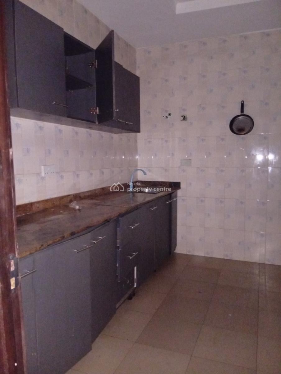 a Luxurious Spacious 2 Bedroom, Area 5 Opic, Agbara-igbesa, Lagos, Flat / Apartment for Rent