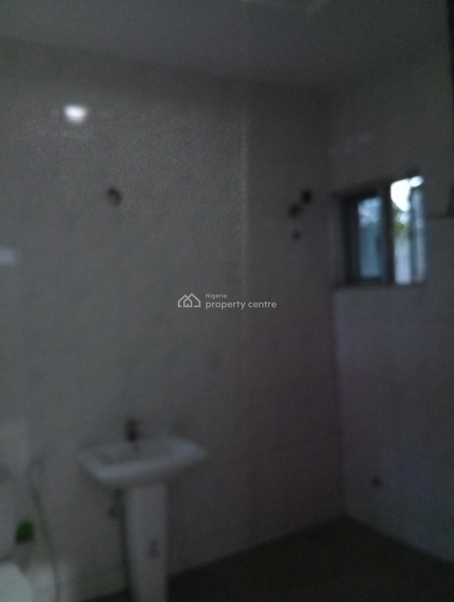 a Luxurious Spacious 2 Bedroom, Area 5 Opic, Agbara-igbesa, Lagos, Flat / Apartment for Rent