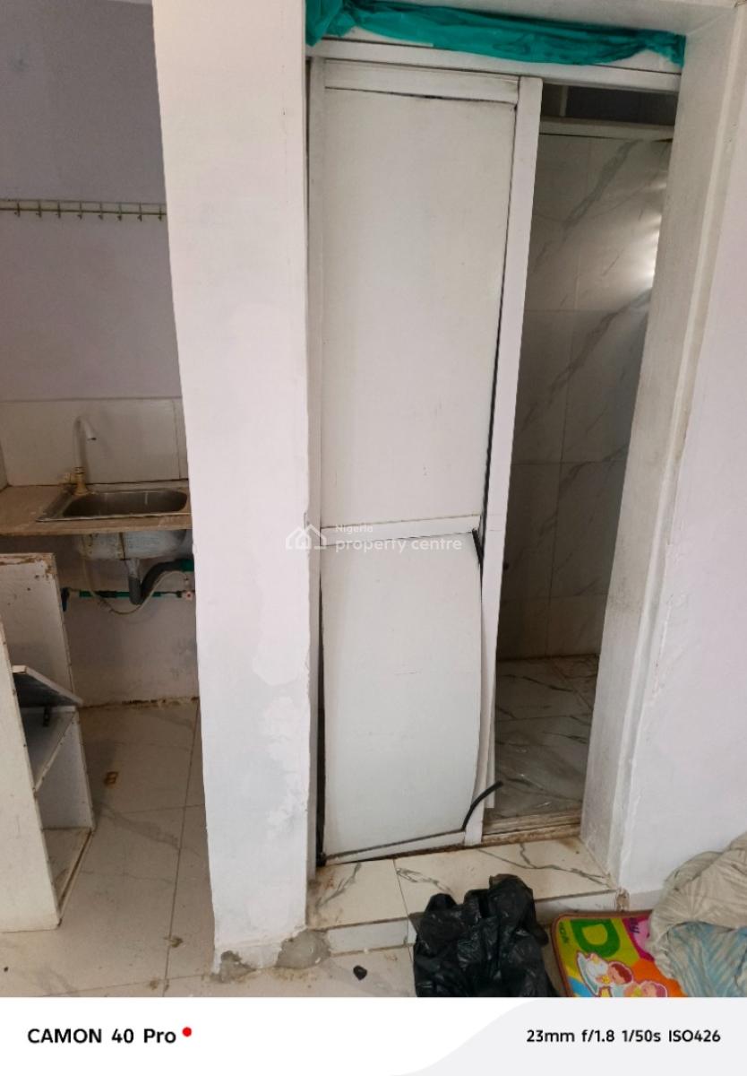 Studio Apartment, Off Ligali Ayorinde Street, Victoria Island (vi), Lagos, Self Contain (single Rooms) for Rent