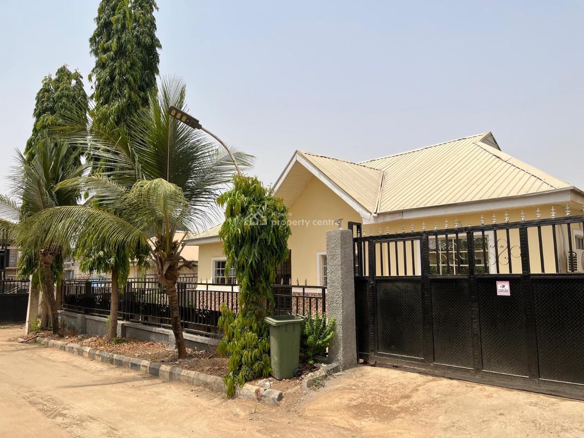 Clean  and Affordable 3 Bedroom Bungalow 1 Bq, Palmheight Estate Phase1, Sabon Lugbe, Lugbe District, Abuja, Detached Bungalow for Sale