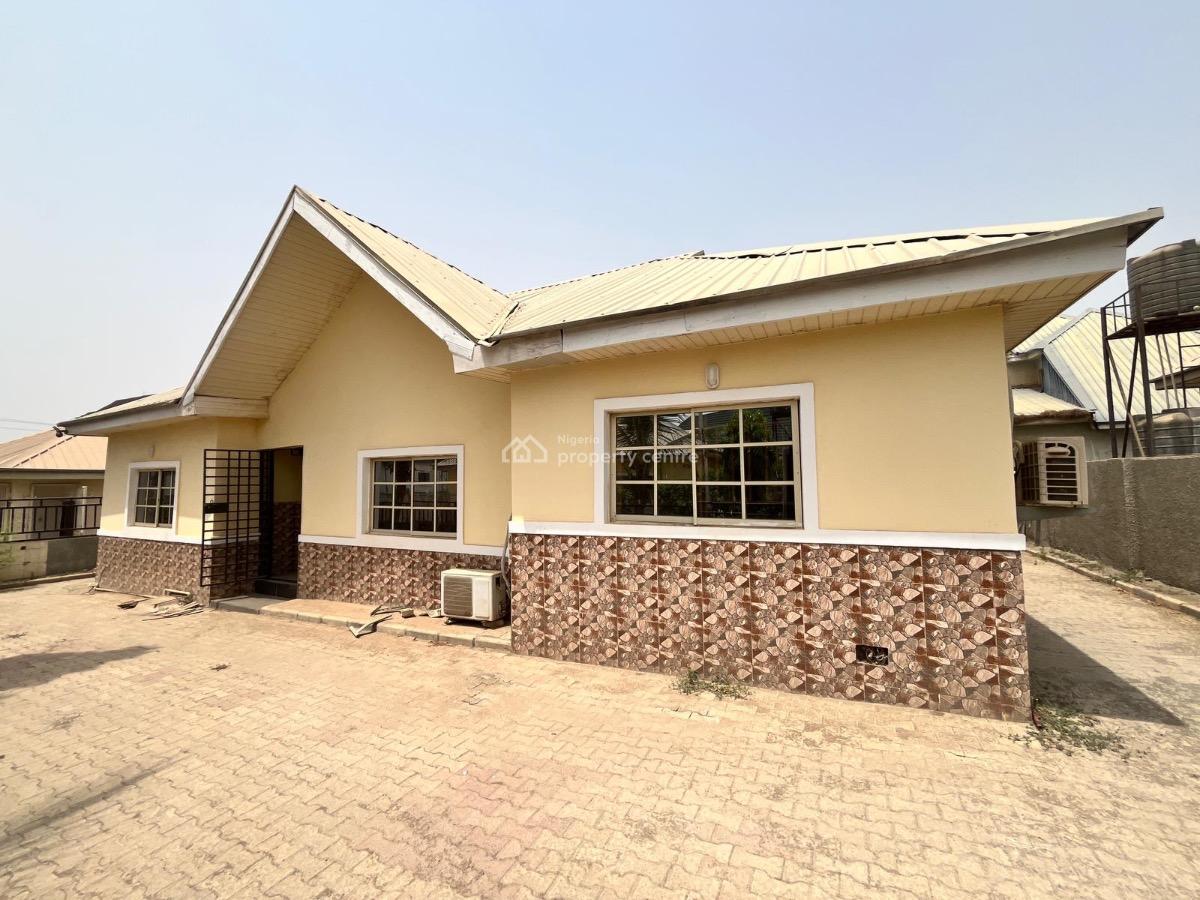 Clean  and Affordable 3 Bedroom Bungalow 1 Bq, Palmheight Estate Phase1, Sabon Lugbe, Lugbe District, Abuja, Detached Bungalow for Sale