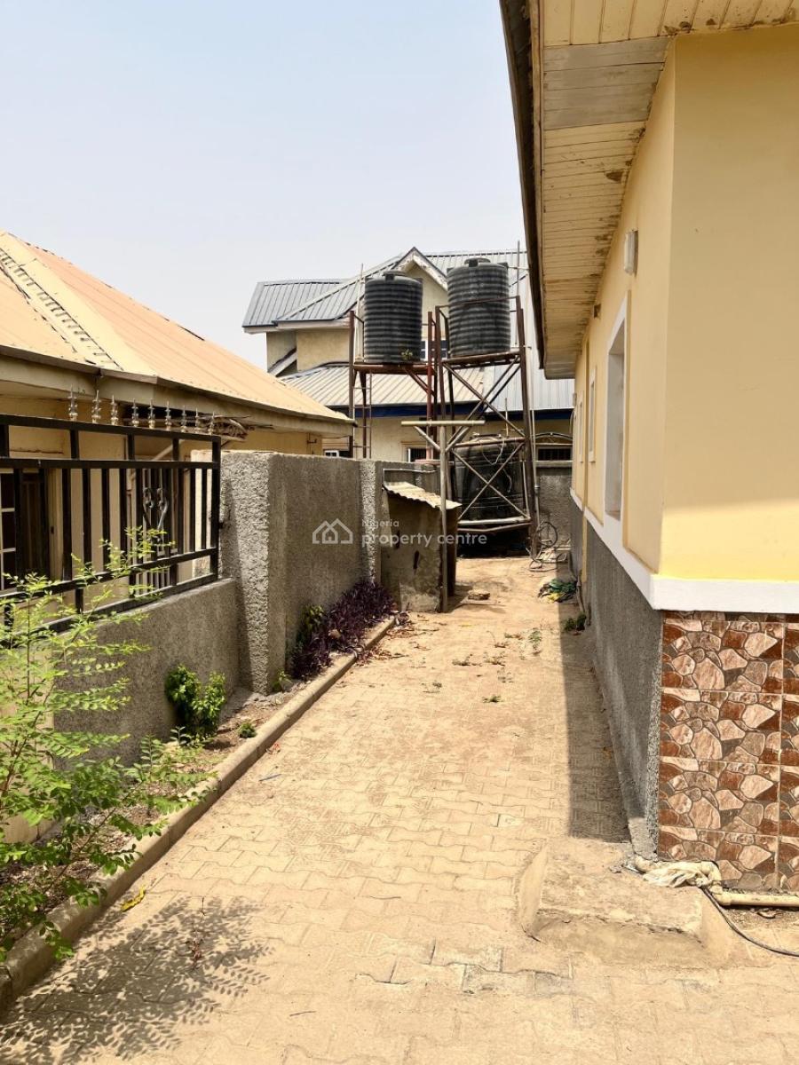 Clean  and Affordable 3 Bedroom Bungalow 1 Bq, Palmheight Estate Phase1, Sabon Lugbe, Lugbe District, Abuja, Detached Bungalow for Sale