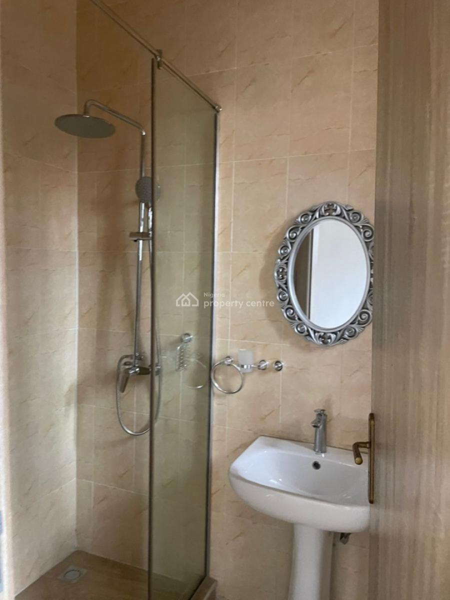 Tastefully Finished and Newly Renovated 3bedroom Flat All Room En-suit, Lekki Phase 1, Lekki, Lagos, Flat / Apartment for Rent