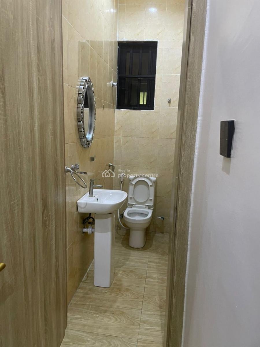 Tastefully Finished and Newly Renovated 3bedroom Flat All Room En-suit, Lekki Phase 1, Lekki, Lagos, Flat / Apartment for Rent