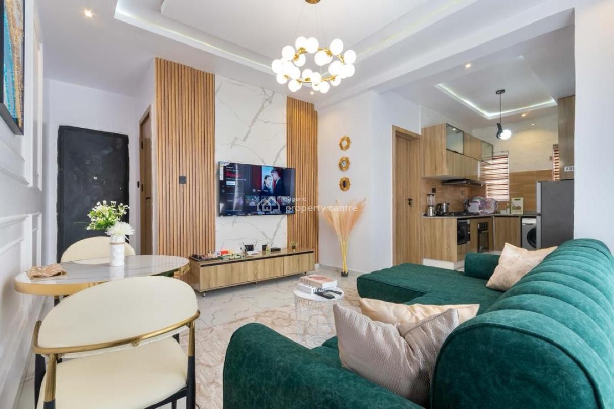 Cozy 2 Bedroom Apartment with Swimming Pool, Gym, Snooker Boa, Lekki Phase 1, Lekki, Lagos, Flat / Apartment Short Let