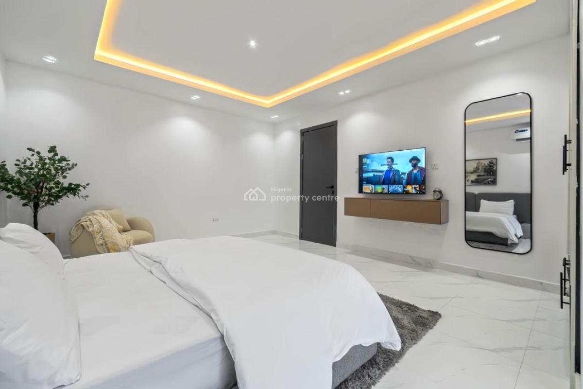 Cozy 2 Bedroom Apartment with Swimming Pool, Gym, Snooker Boa, Lekki Phase 1, Lekki, Lagos, Flat / Apartment Short Let