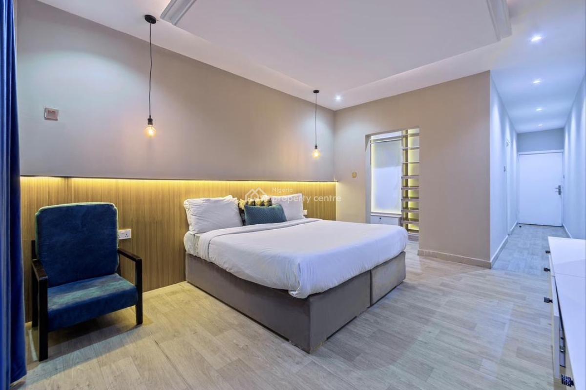 Cozy 3 Bedroom Apartment with Swimming Pool, Gym, Snooker Board, Lekki Phase 1, Lekki, Lagos, Flat / Apartment Short Let