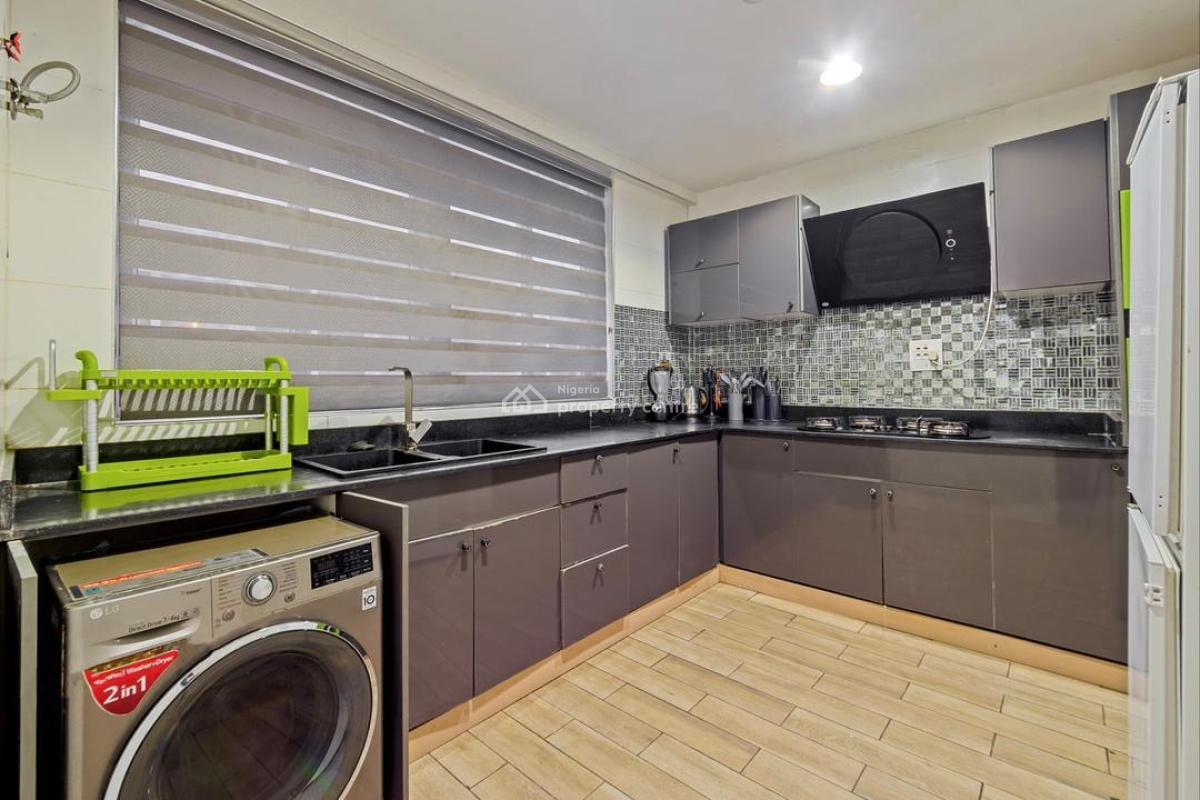 Cozy 3 Bedroom Apartment with Swimming Pool, Gym, Snooker Board, Lekki Phase 1, Lekki, Lagos, Flat / Apartment Short Let