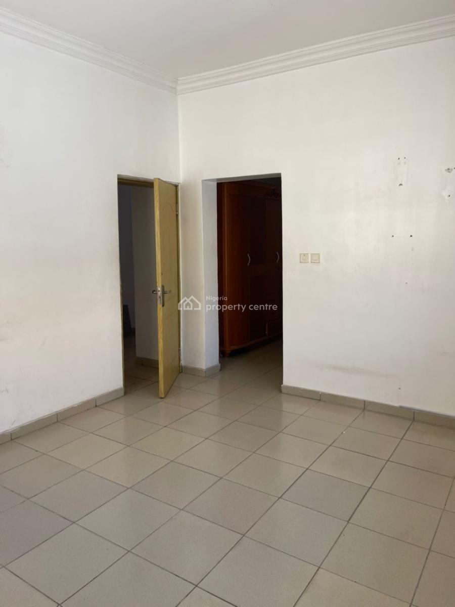 Two Bedroom with Bq, Lekki Phase 1, Lekki, Lagos, Flat / Apartment for Rent