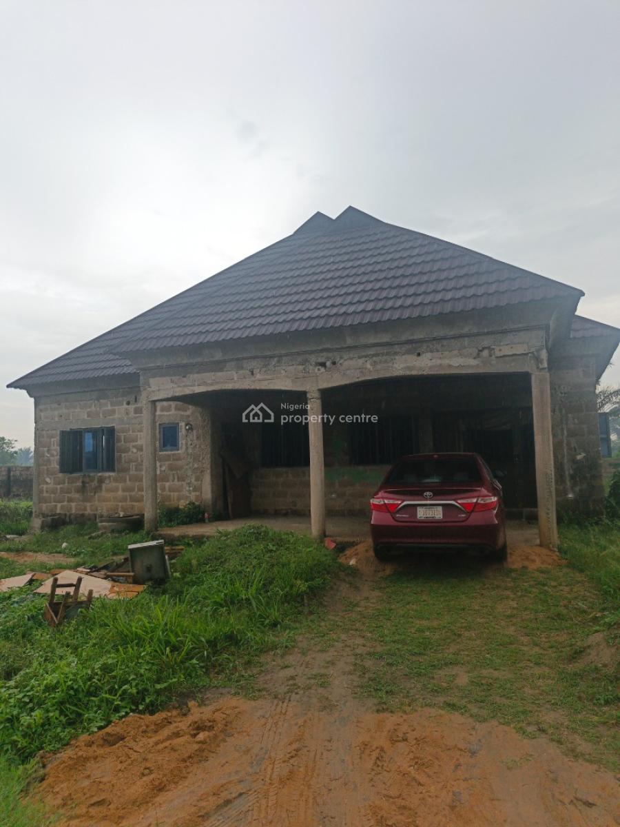 4 Bedroom Bungalow Defective Building and Extra Plot of Land Fence, Arog, Mowe Town, Ogun, Detached Bungalow for Sale