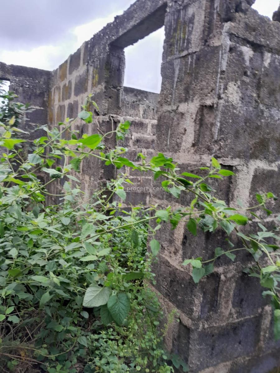 Demolishable Property on a Land Measuring Approximately 1300sqm, Off Ijede Express Way,, Gberigbe, Ikorodu, Lagos, Detached Duplex for Sale