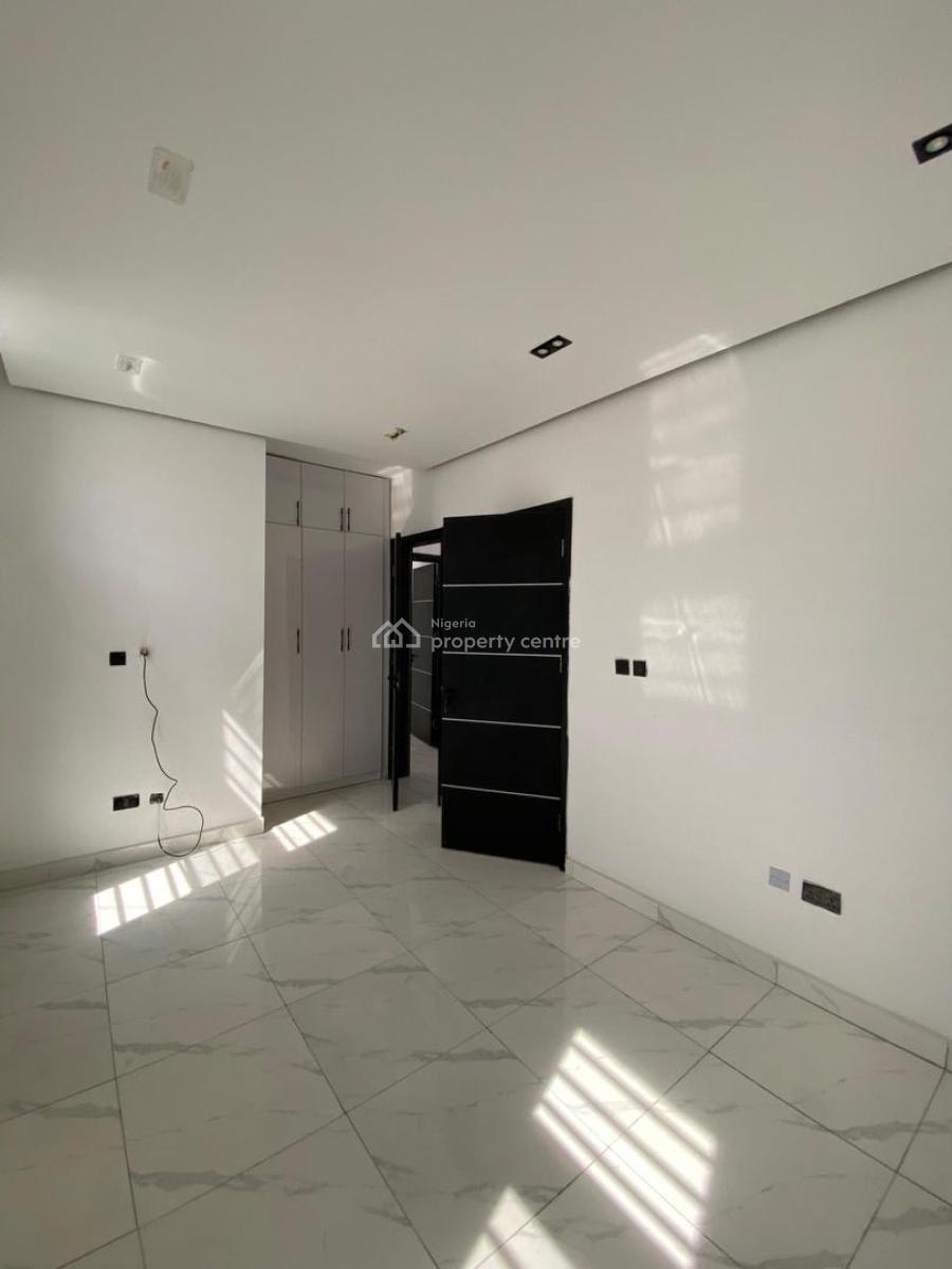 Elegant 2-bedroom Apartment, Ologolo, Lekki, Lagos, Flat / Apartment for Sale