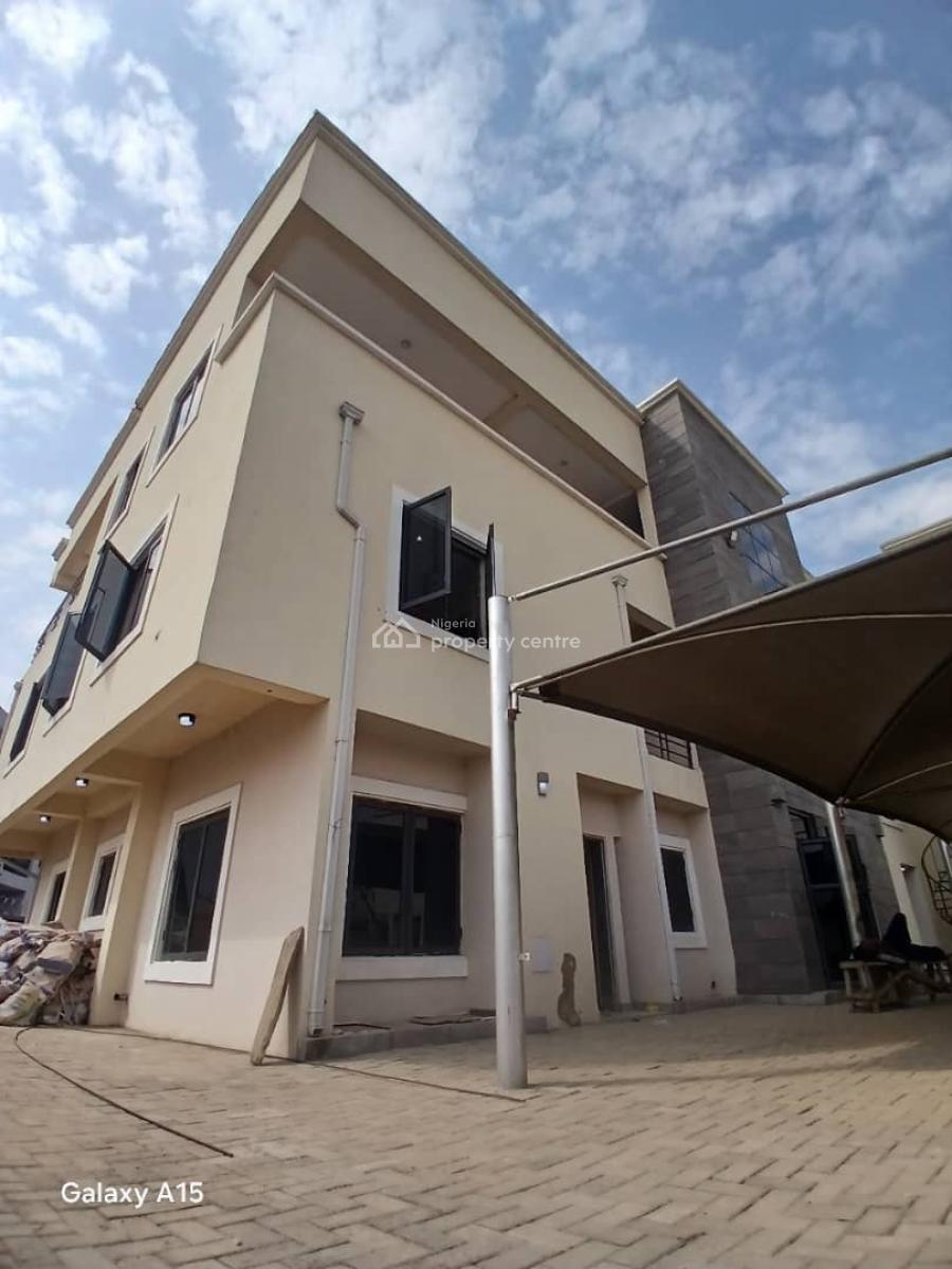 Well Finished 4 Bedrooms Paint House with Massive Kitchen, Living Room, Mabushi, Abuja, Terraced Duplex for Rent