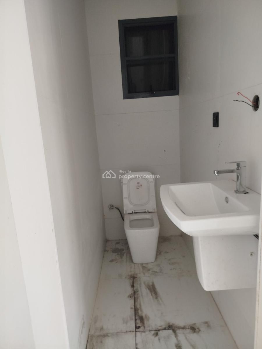 2 Bedroom Apartment with Swimming Pool, Lekki Phase 1, Lekki, Lagos, Block of Flats for Sale