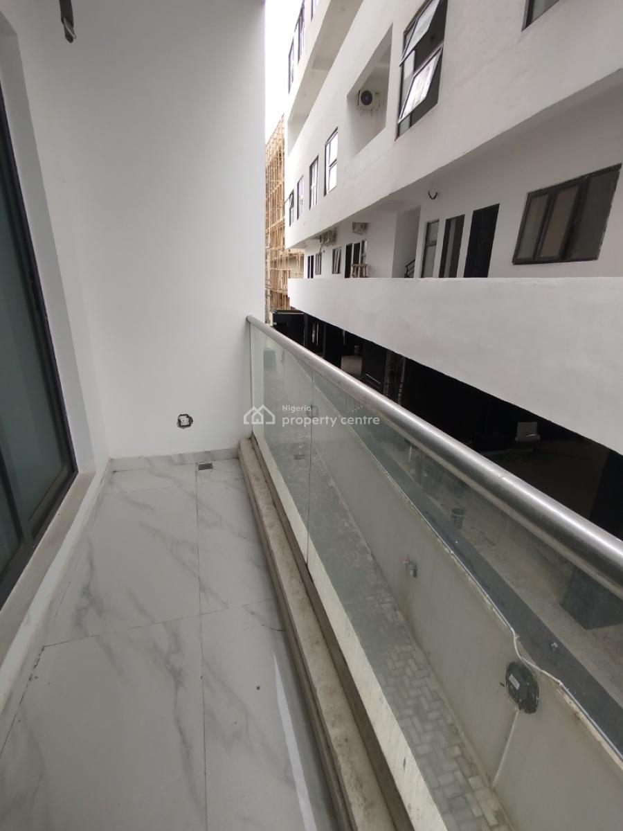 2 Bedroom Apartment with Swimming Pool, Lekki Phase 1, Lekki, Lagos, Block of Flats for Sale