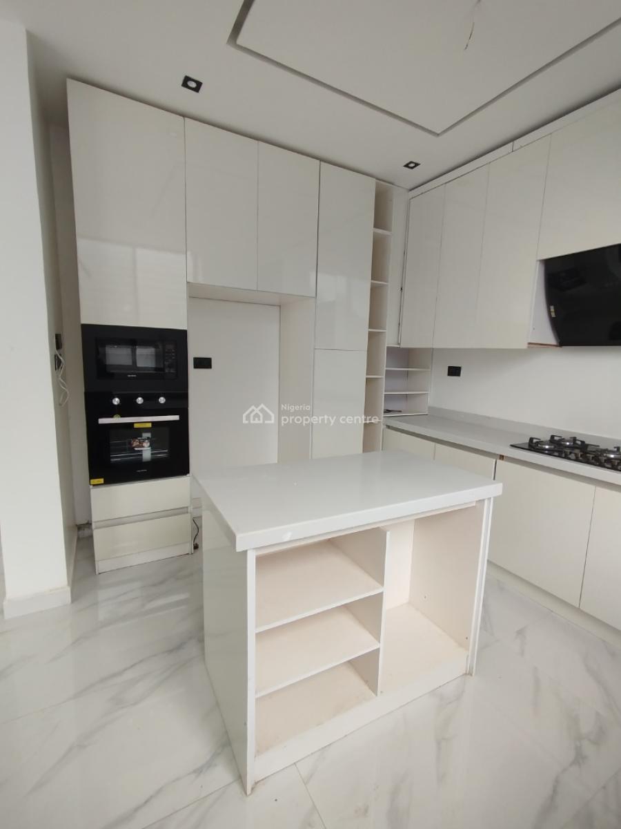 2 Bedroom Apartment with Swimming Pool, Lekki Phase 1, Lekki, Lagos, Block of Flats for Sale