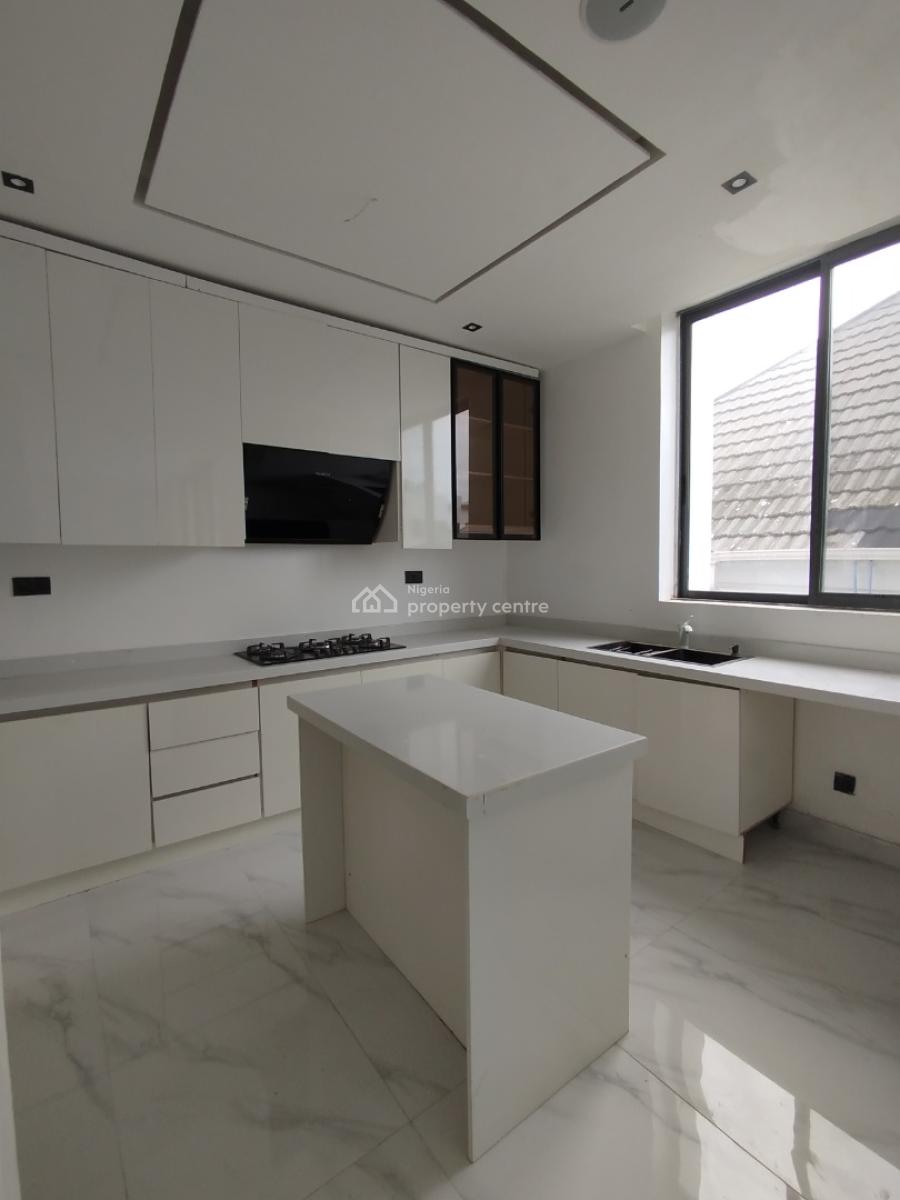 2 Bedroom Apartment with Swimming Pool, Lekki Phase 1, Lekki, Lagos, Block of Flats for Sale
