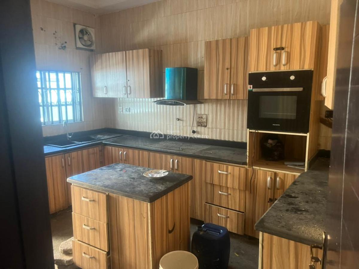 Well Renovated Self Compound 5 Bedroom Semi-detached Duplex, Chevron, Lekki, Lagos, Semi-detached Duplex for Rent