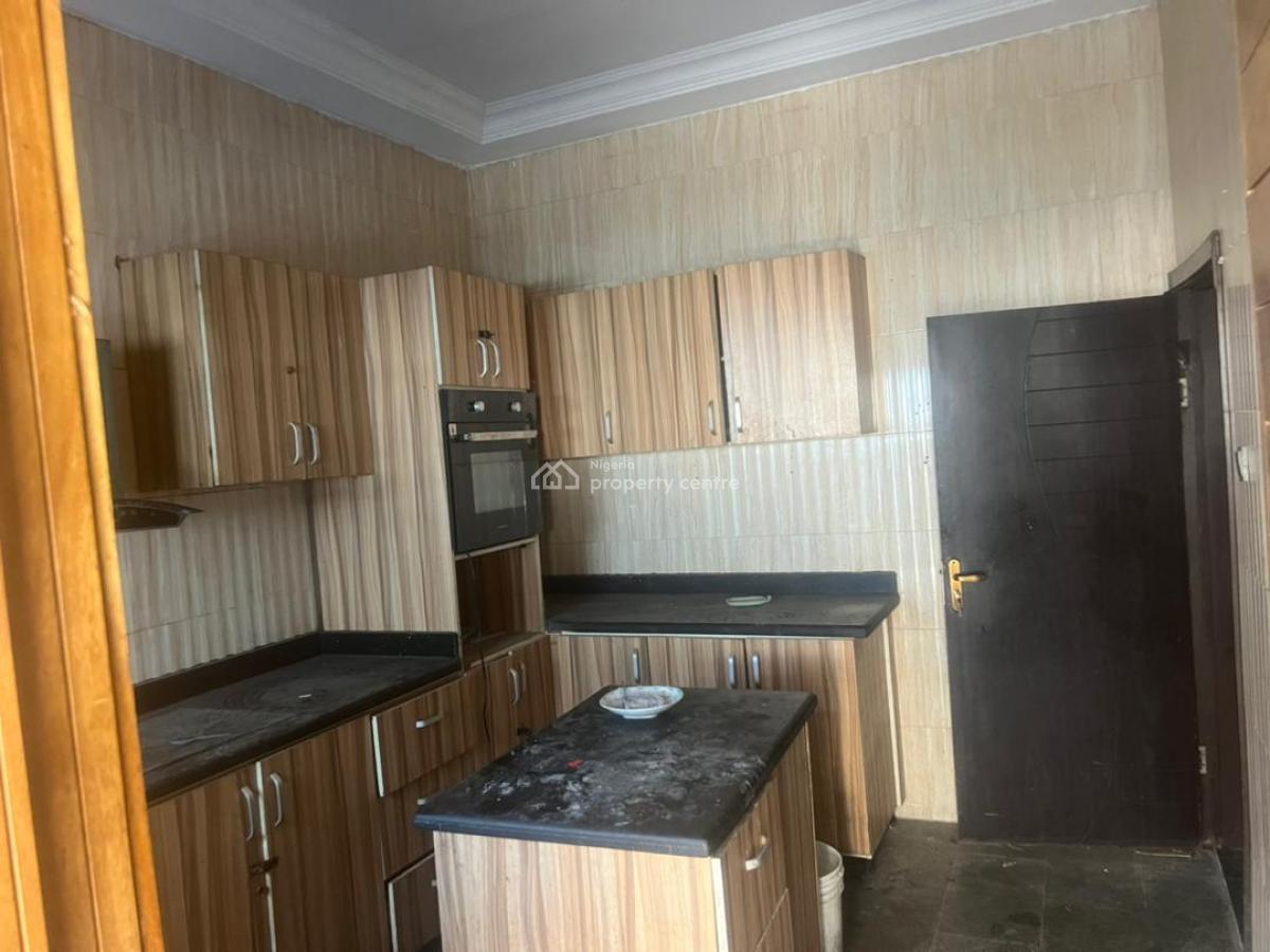 Well Renovated Self Compound 5 Bedroom Semi-detached Duplex, Chevron, Lekki, Lagos, Semi-detached Duplex for Rent