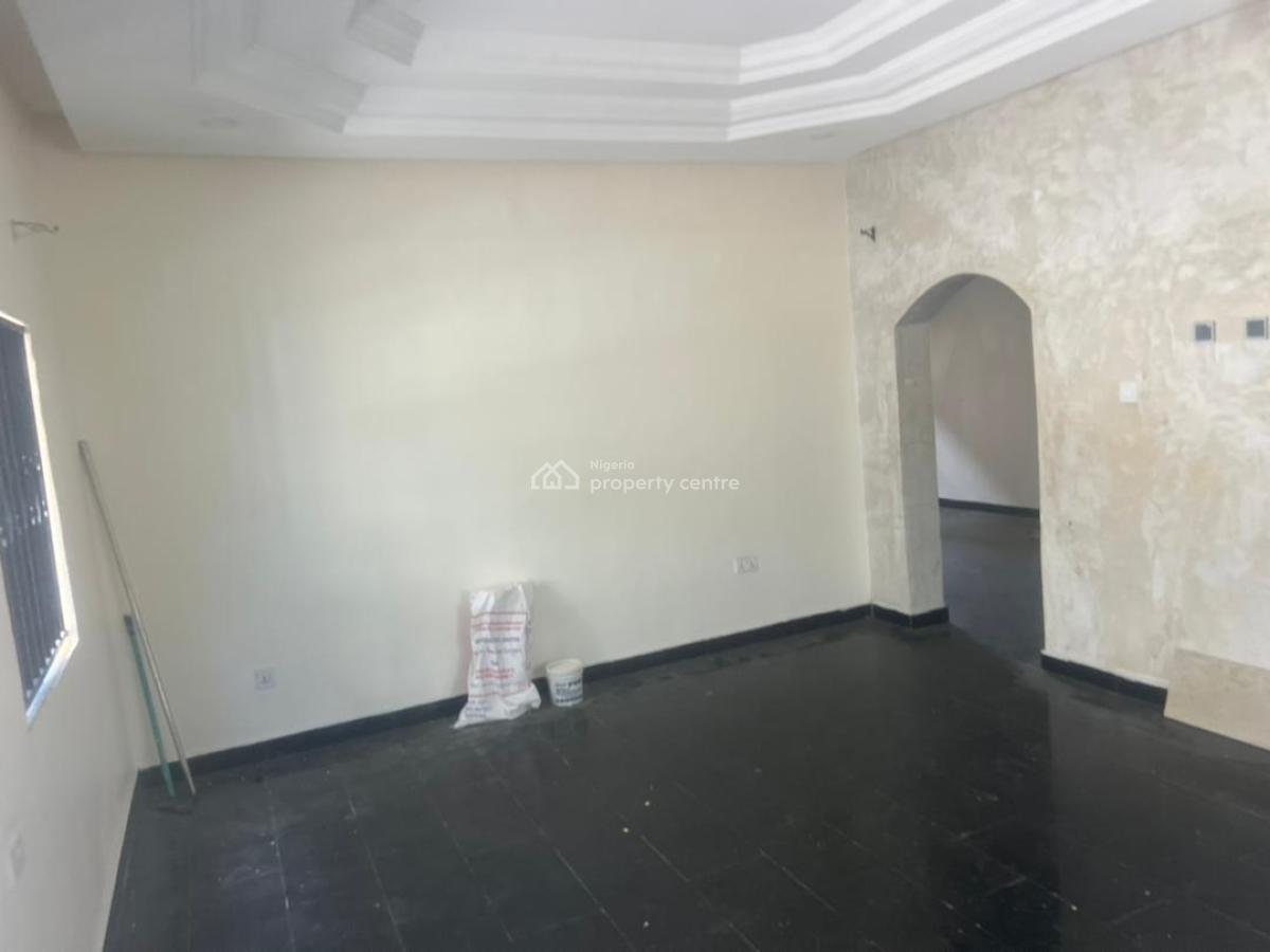 Well Renovated Self Compound 5 Bedroom Semi-detached Duplex, Chevron, Lekki, Lagos, Semi-detached Duplex for Rent