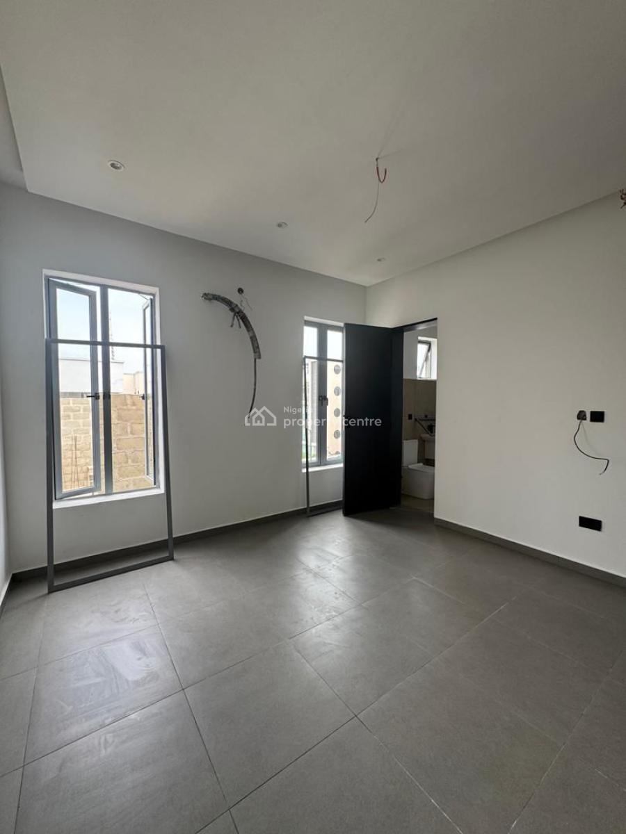 Well Built & Self Compound 3 Bedroom Terrace Duplex with Bq, Lekki Phase 1, Lekki, Lagos, Terraced Duplex for Sale