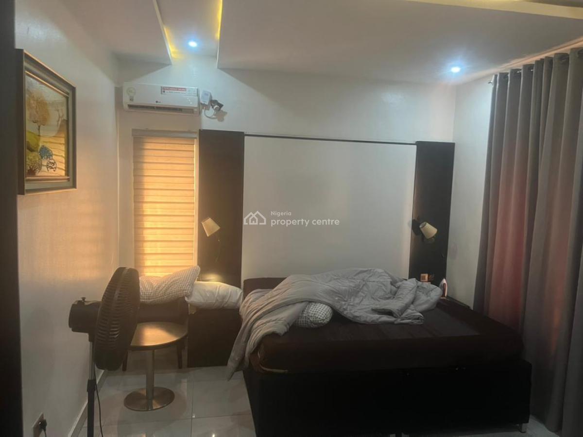 4 Unit 2 Bedroom Apartment and 2 Unit of 1 Bedroom Apartment, Lekki Phase 1, Lekki, Lagos, Flat / Apartment for Sale
