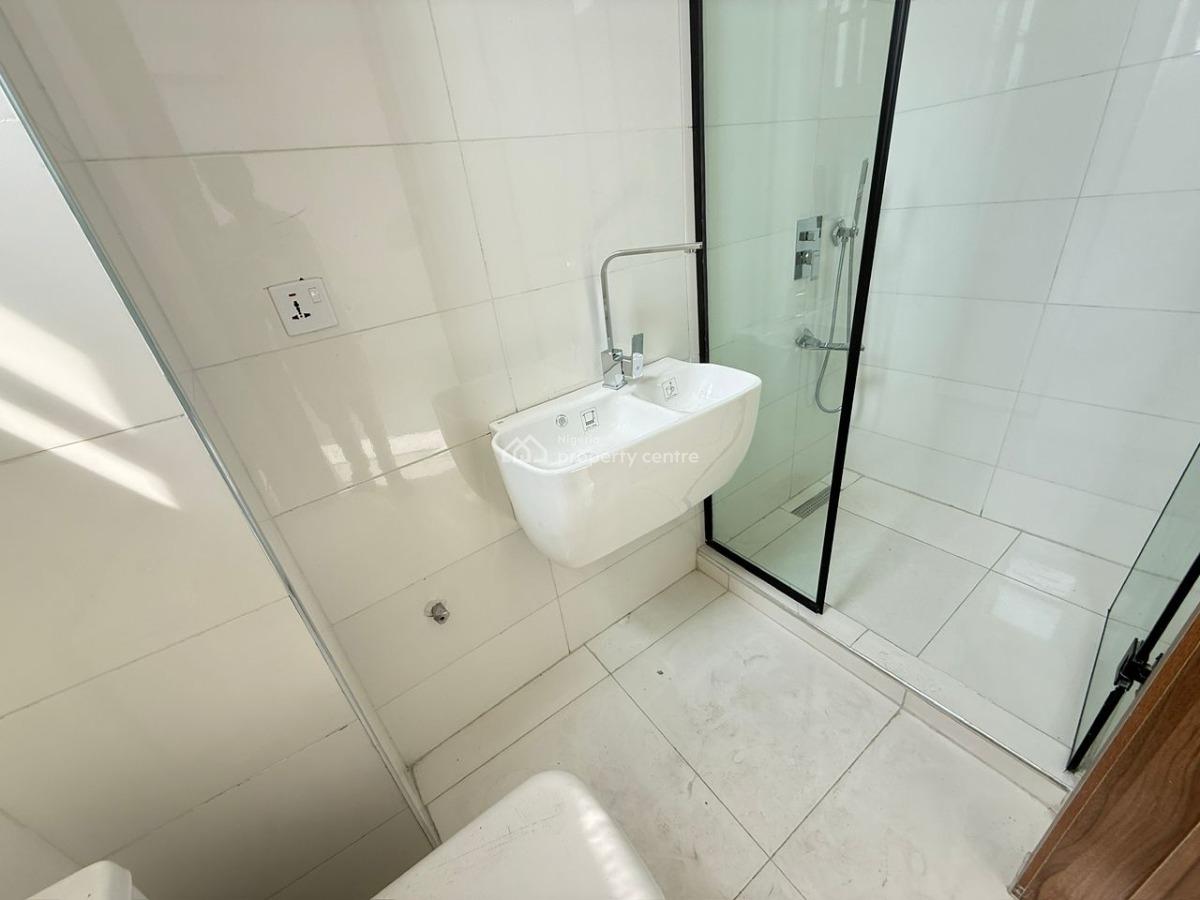 Contemporary 2 Bedroom Apartment with Elevator , Pool & Gym ️, Lekki Phase 1, Lekki, Lagos, Flat / Apartment for Sale