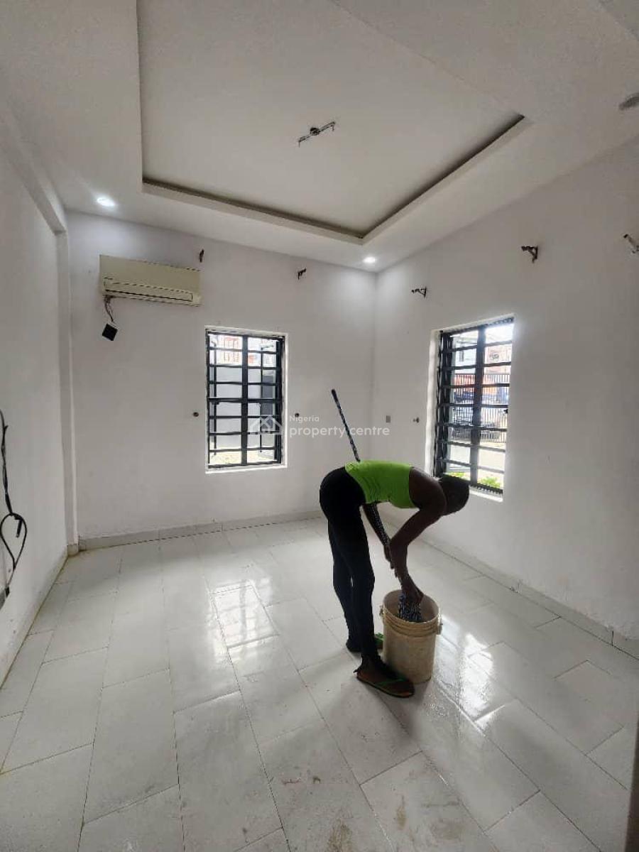 Well Maintained Serviced 2 Bedroom Apartment with Pool, Ikate, Lekki, Lagos, Flat / Apartment for Rent