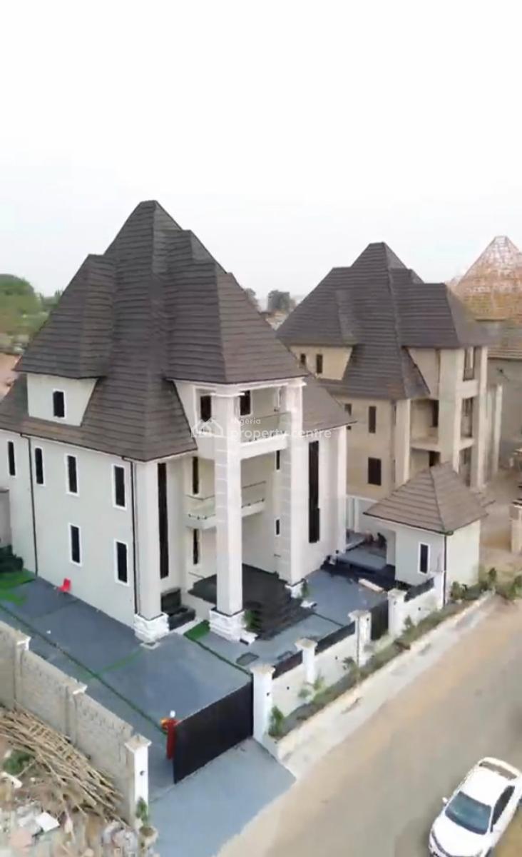 Distress 6 Bedroom Detached House, Lokogoma District, Abuja, Detached Duplex for Sale