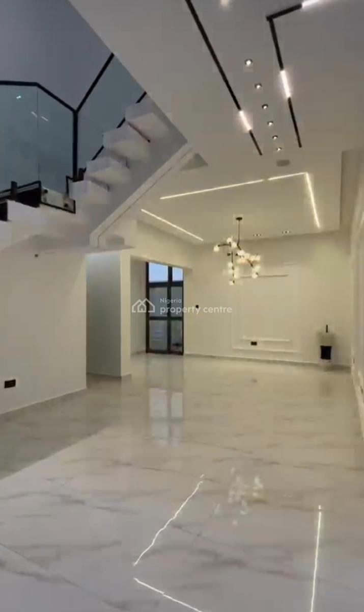 Distress 6 Bedroom Detached House, Lokogoma District, Abuja, Detached Duplex for Sale
