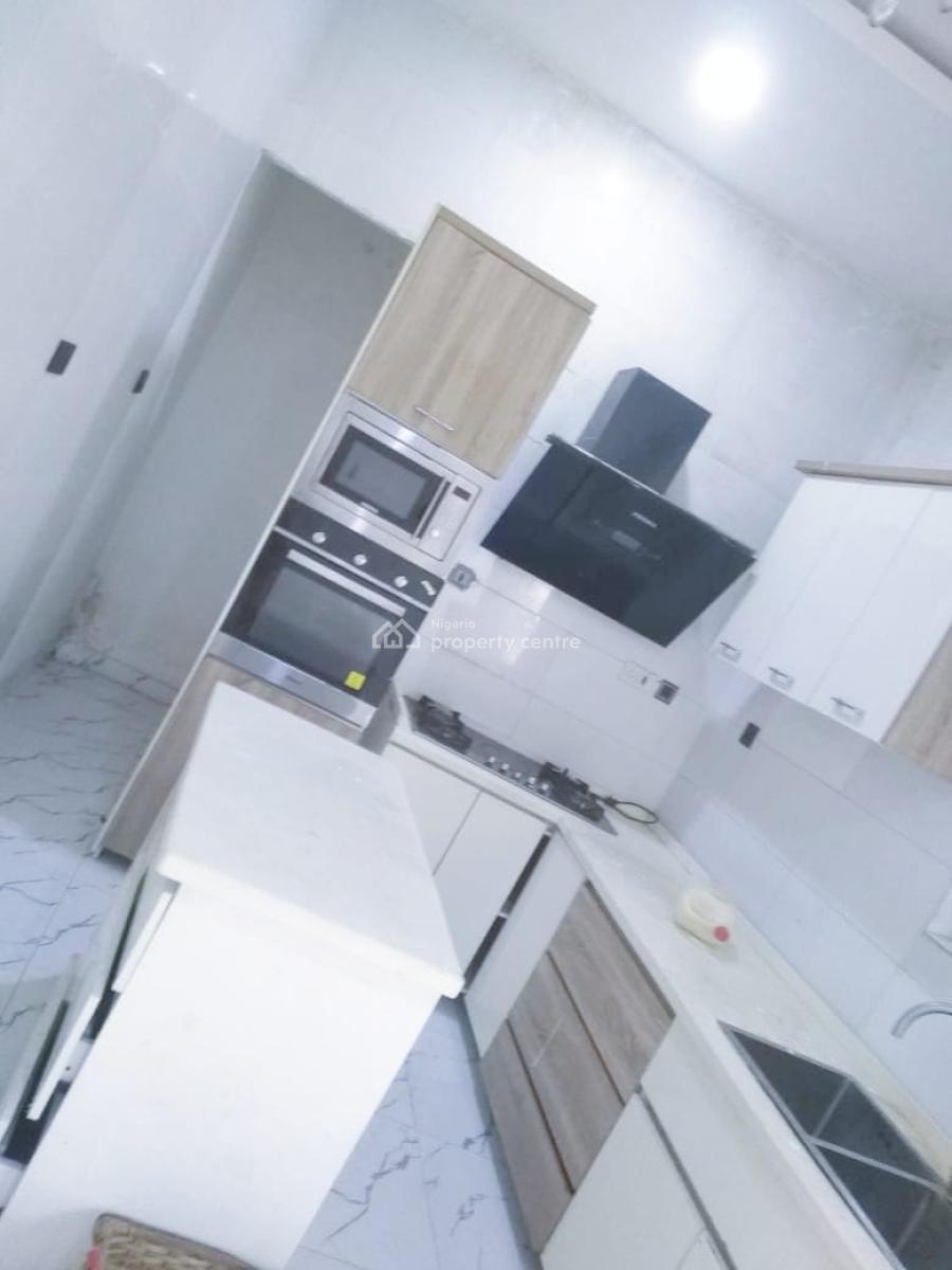 Room Upstairs, Spring Garden Estate Orchid Road Before The Roundabout, Lekki, Lagos, Flat / Apartment for Rent