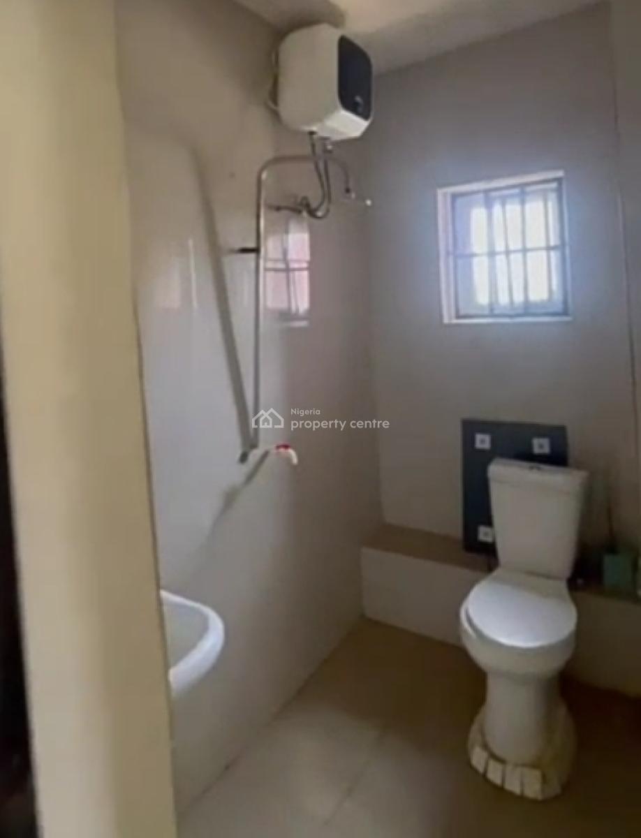 Spacious 3 Bedroom Flat, Guzape District, Abuja, Flat / Apartment for Rent