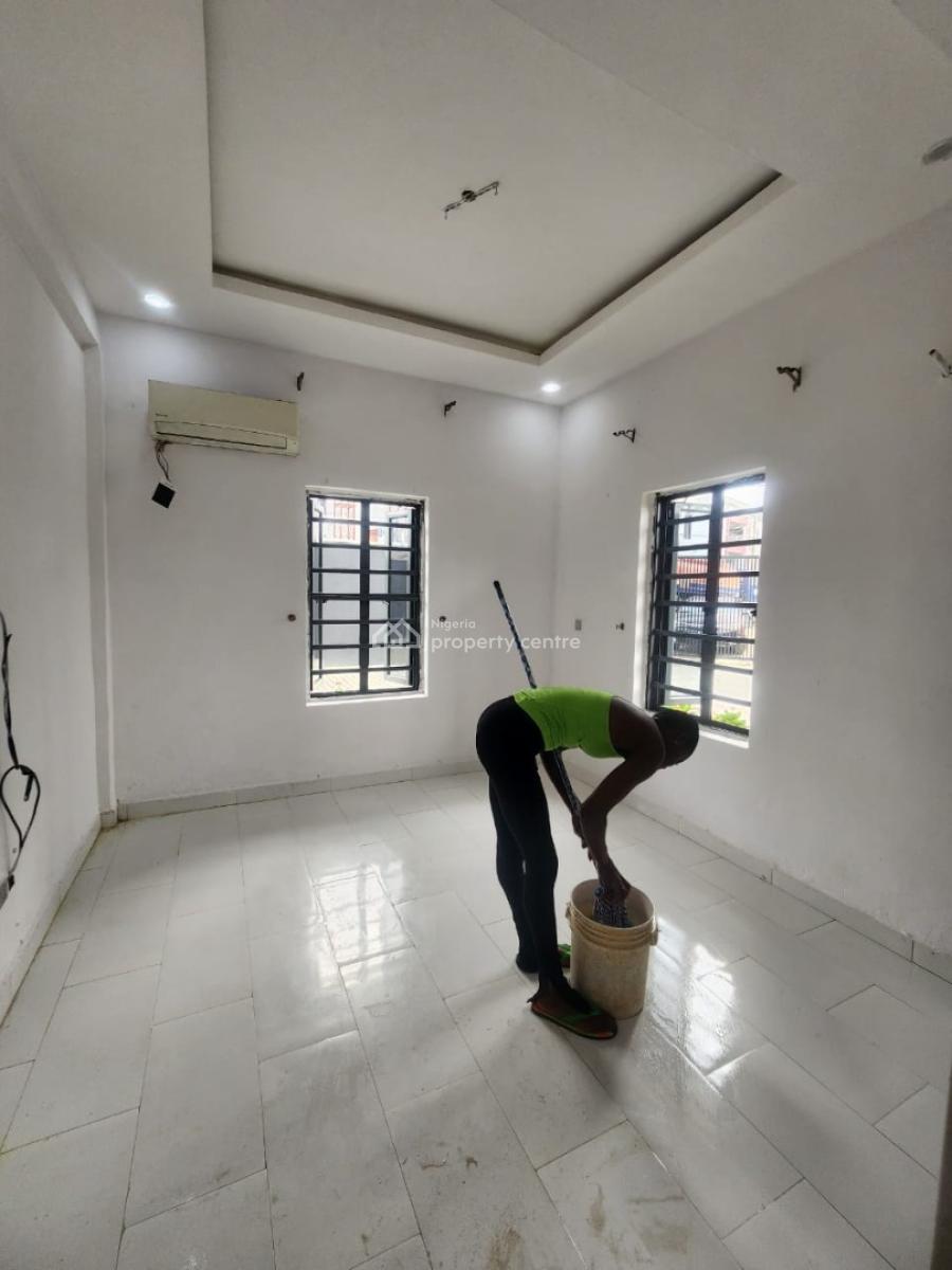 Well Maintained Serviced 2 Bedroom Apartment with Acs & Swimming Pool., Ikate, Lekki, Lagos, Flat / Apartment for Rent