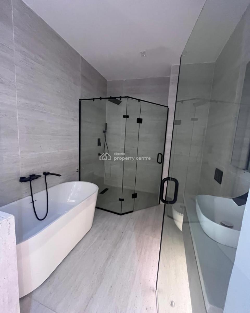 2 Bedroom Penthouse + Bq, Lekki Phase 1, Lekki, Lagos, Block of Flats for Sale