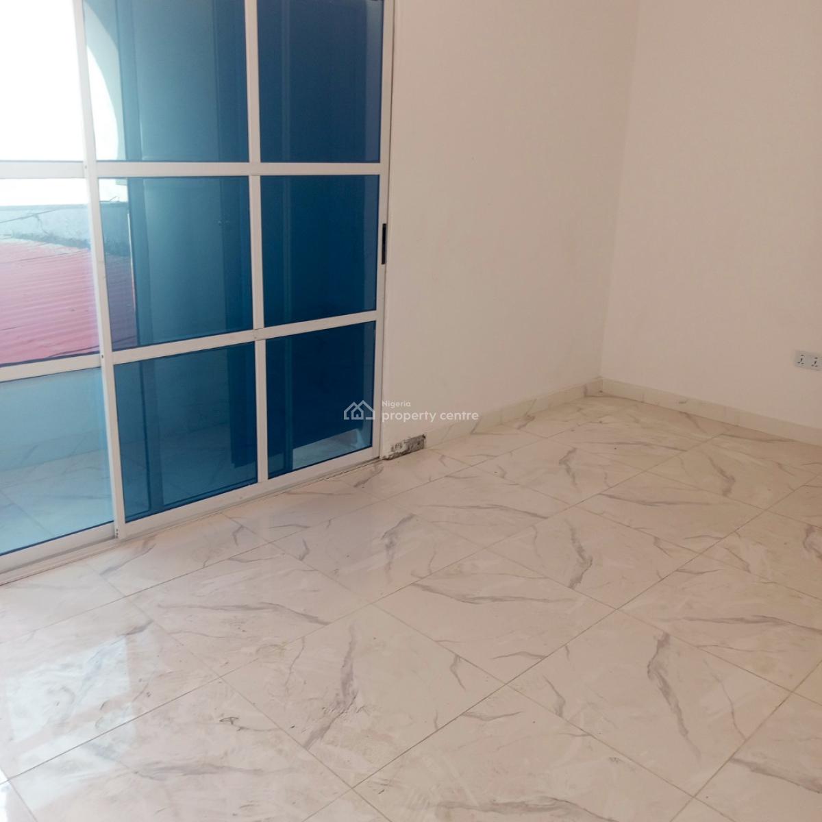 an Office Space Facing with Private Toilet, Badore Ajah-lekki, Badore, Ajah, Lagos, Office Space for Rent