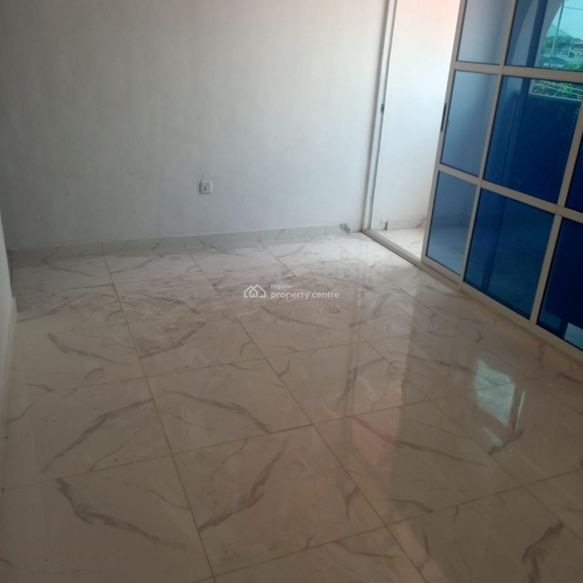 an Office Space Facing with Private Toilet, Badore Ajah-lekki, Badore, Ajah, Lagos, Office Space for Rent
